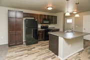 2HAB/2BA - 913 ft²