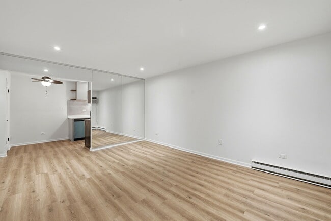 Photo - 850 E Old Willow Rd