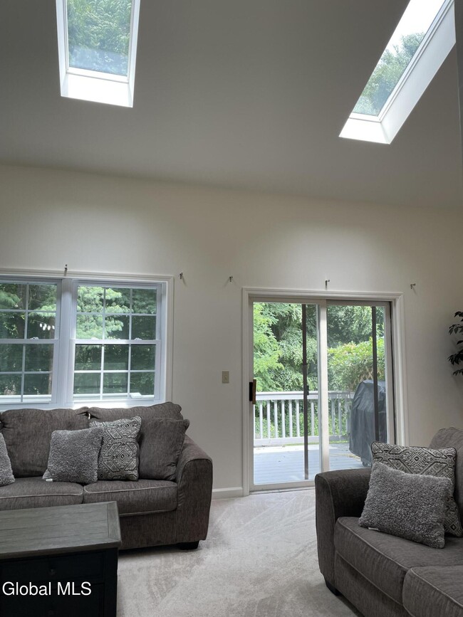 Building Photo - 7318 Vic Ct