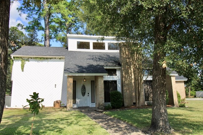 Building Photo - 4701 Spring Ln Rental