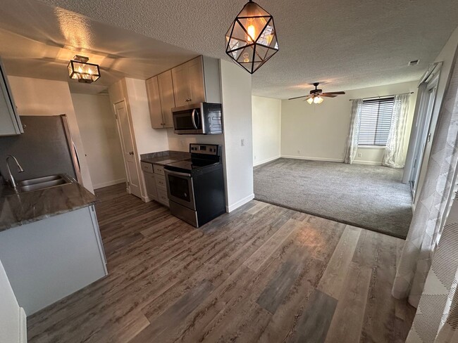 2 Bedroom, 1 Bathroom Unit in Reno! - 2 Bedroom, 1 Bathroom House Unit in Reno!