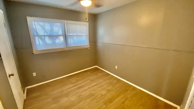 Photo - 2726 E 2nd St