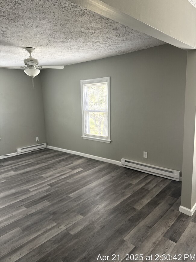 Photo - 463 Carvel Beach Rd