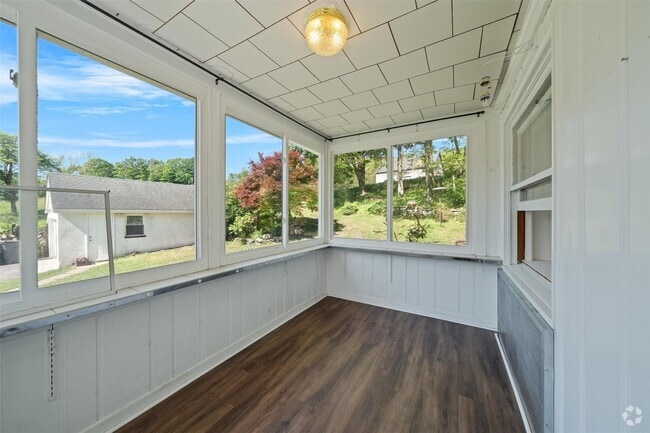 Building Photo - 1290 Lakes Rental