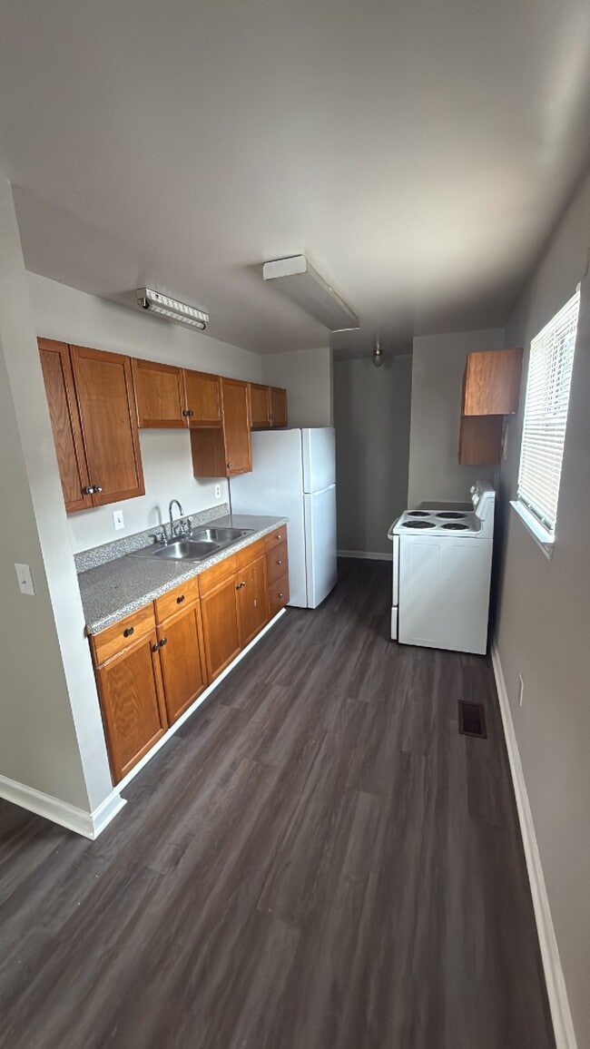 Photo - 1154 Kirkland Ave