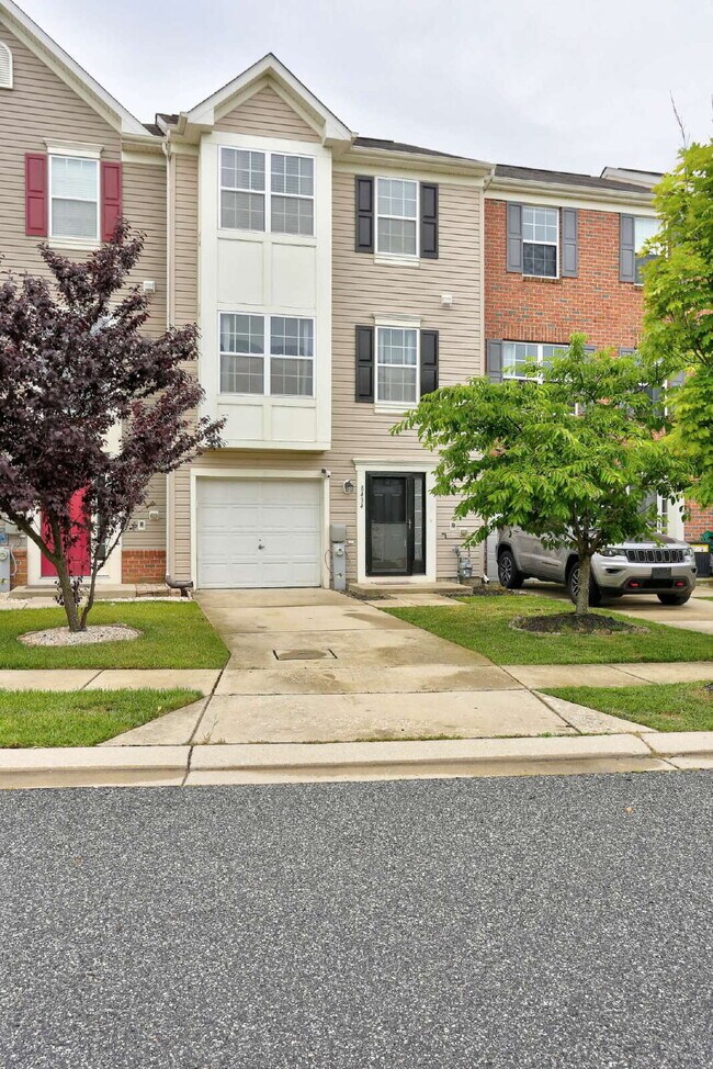 3BD/2.2BA:  Fabulous Baltimore Townhome