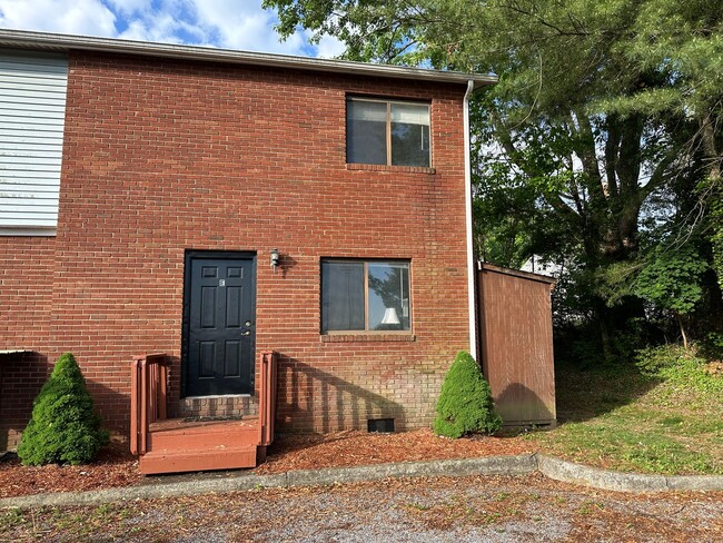 Updated Townhome - Updated Townhome
