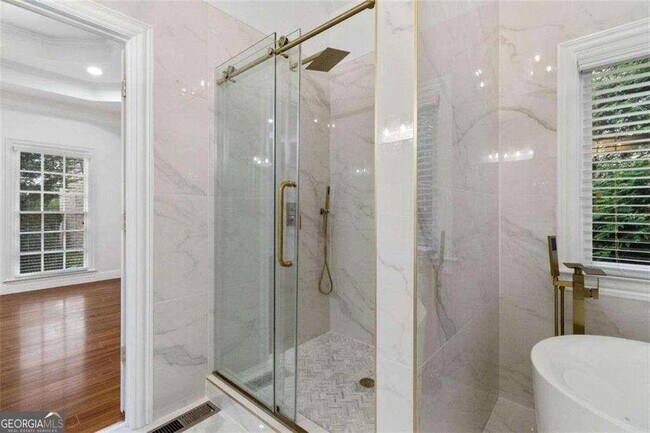 Photo - 1711 Summit Glen Ln NE