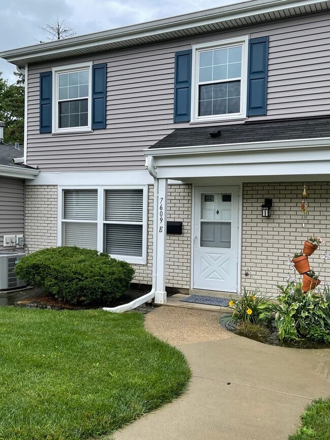 Building Photo - 7609 Bristol Ln