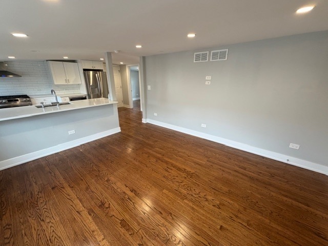 Photo - 3737 N Oconto Ave Unidad 2