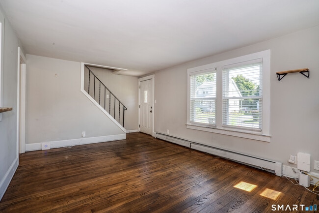 16 Ann St