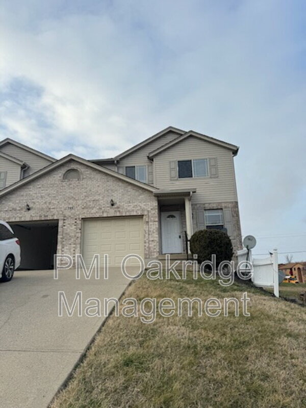 Building Photo - 749 Charlton Ct Unit 2