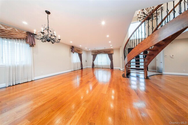 Photo - 2310 Dogwood St