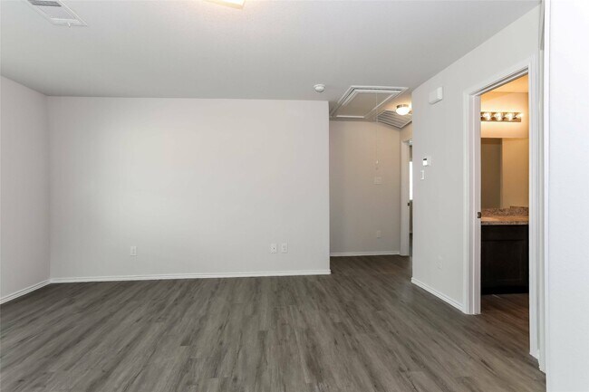 Photo - 111 Blue Crane St