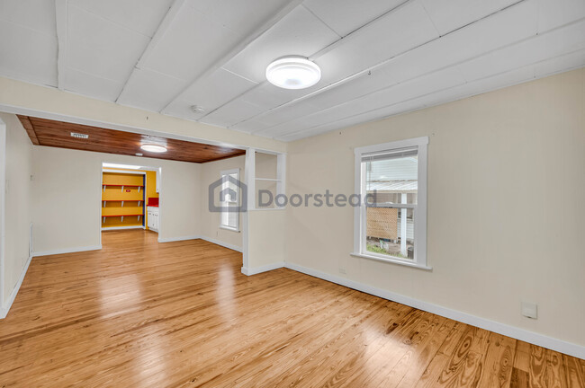 Photo - 72 Anderson St House