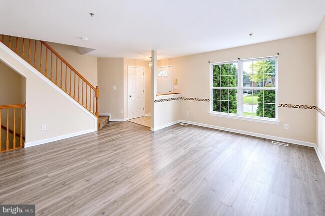 Photo - 638 Villager Cir