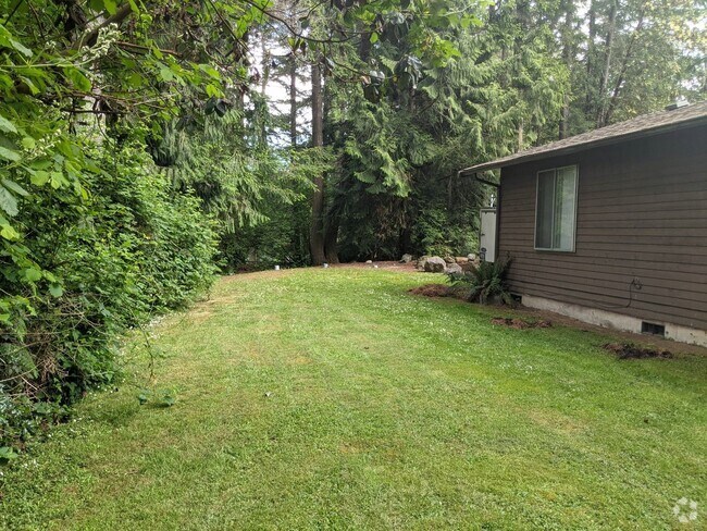 Building Photo - 6491-6493 Old Military Rd NE Unit 6493 Old Military Road NE Rental