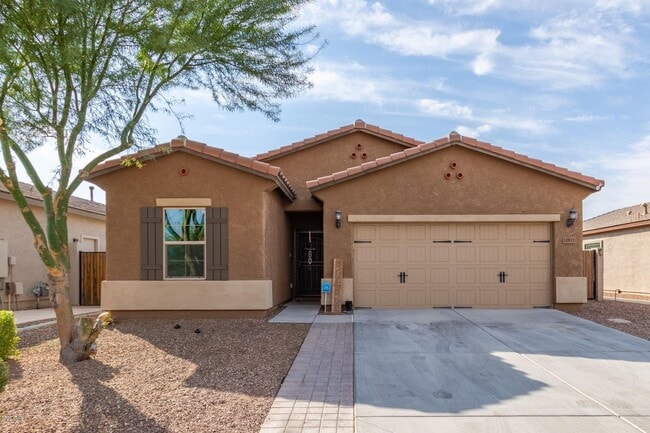 Building Photo - Gorgeous 3bed/2bath single level home in North Peoria!! Best Schools !!