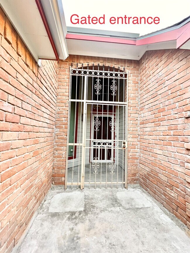 13550 Quetzal Ln
