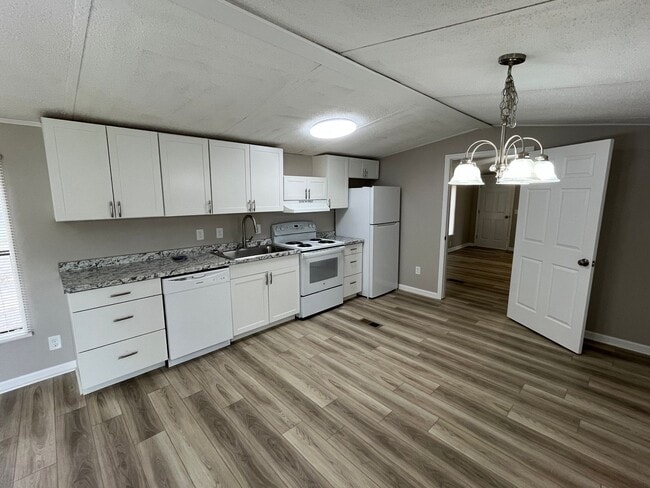 Photo - Grove Point Mobile Homes