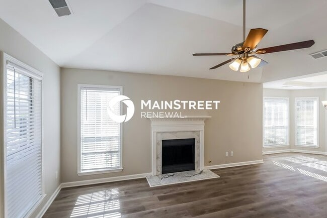Photo - 3 Bedroom Pet-Friendly Home in PELHAM, AL with Main Street Renewal