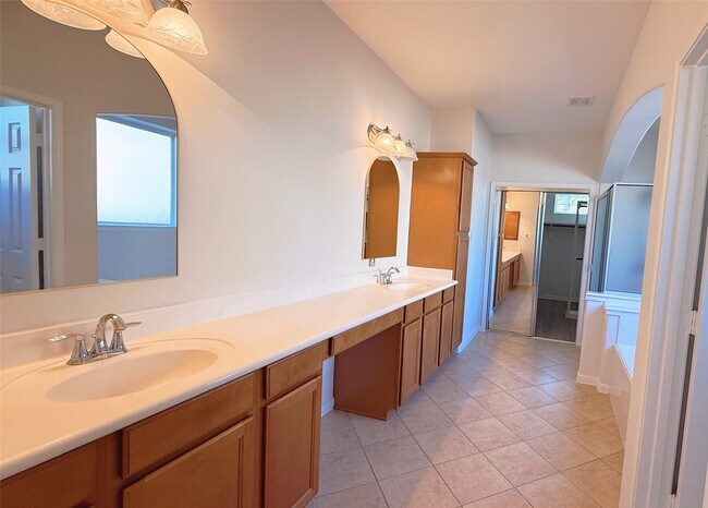 Photo - 8610 Rising Oak Ln