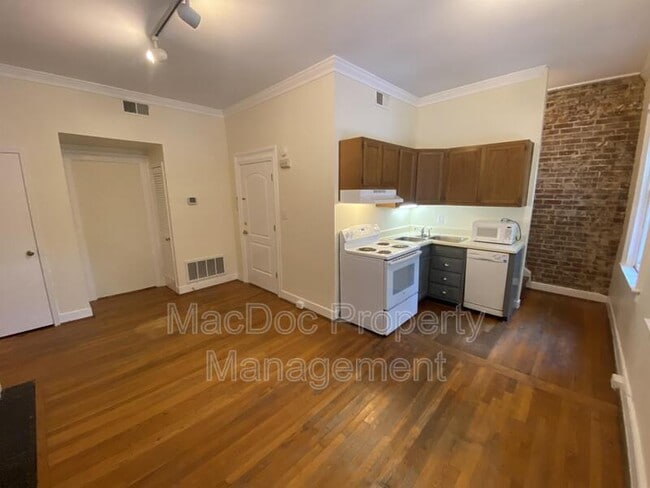 Building Photo - 604 Caroline St Unit 1