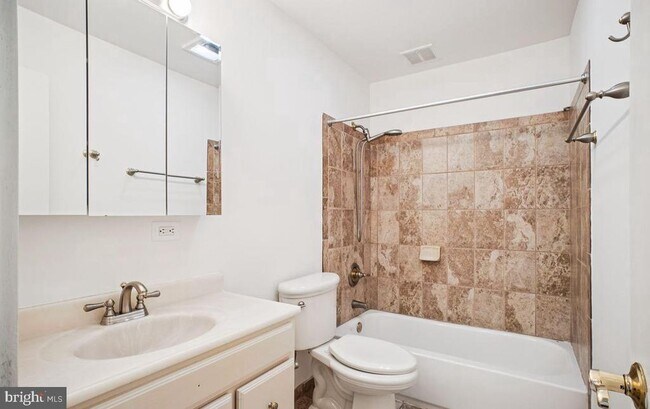 Photo - 5105 Overlook Park