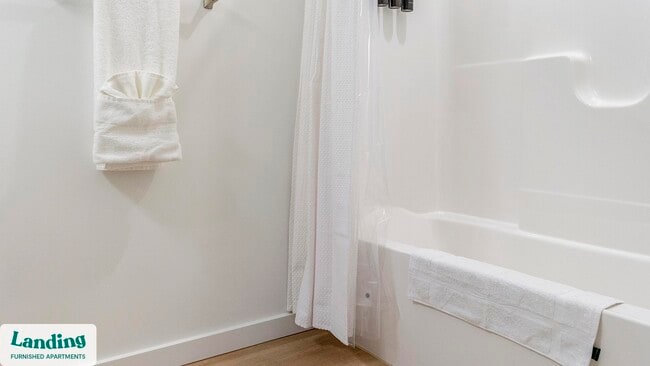 Photo - 650 N Main St Unidad 222