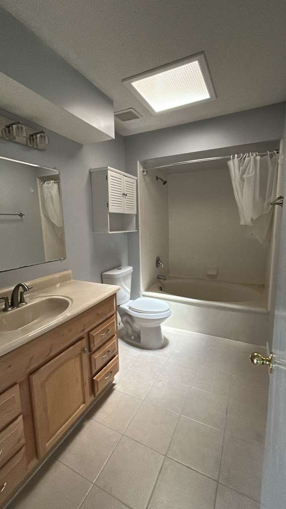 Photo - 3015 Candlewyck Ln E