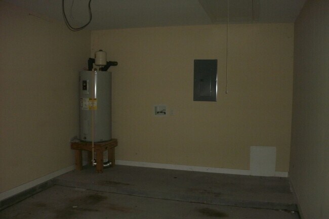 Photo - 2712 Shire Ln