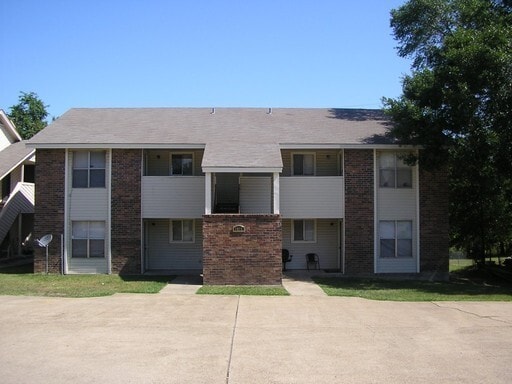 2/1 fourplex apt. HUD Approved. - 2/1 fourplex apt. HUD Approved.
