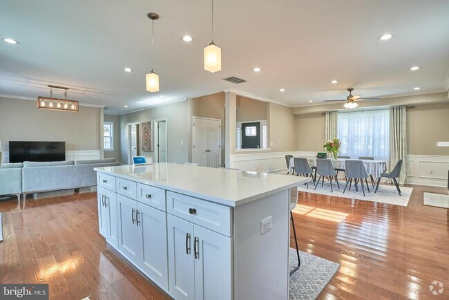 Building Photo - 3244 Blundell Rd Rental