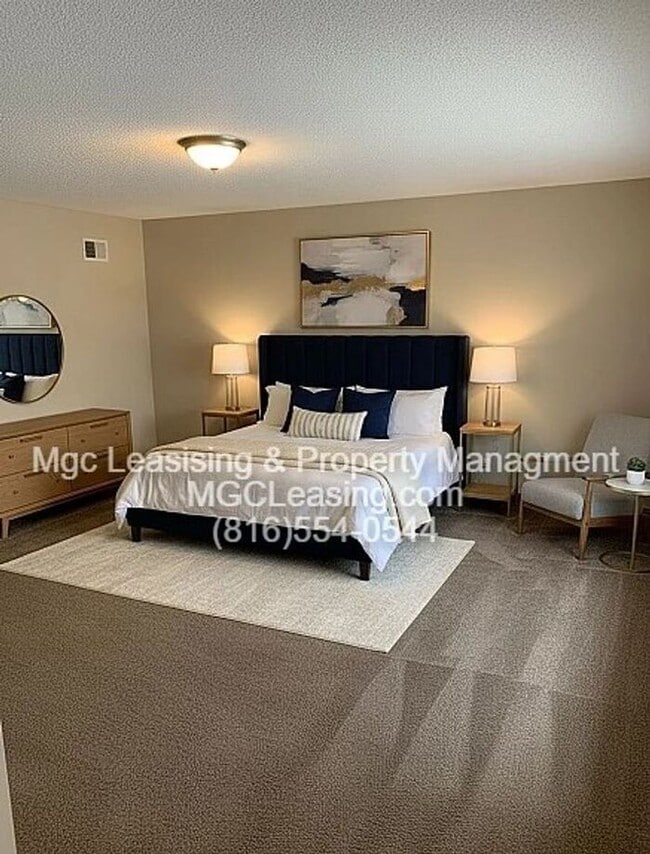 Photo - Experience the Lee's Summit Lifestyle in your spacious townhome!