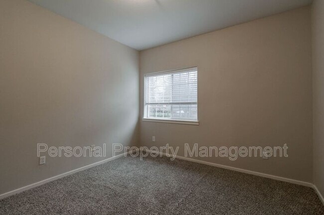 Photo - 118 S Main Ave