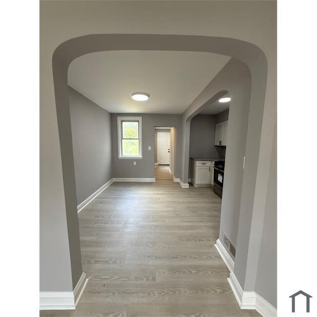 Photo - 2 Bedroom Fenced In Home