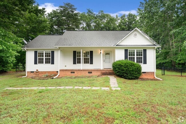 Building Photo - Charming Ranch on 1.44 Acres in Mebane – A... Rental