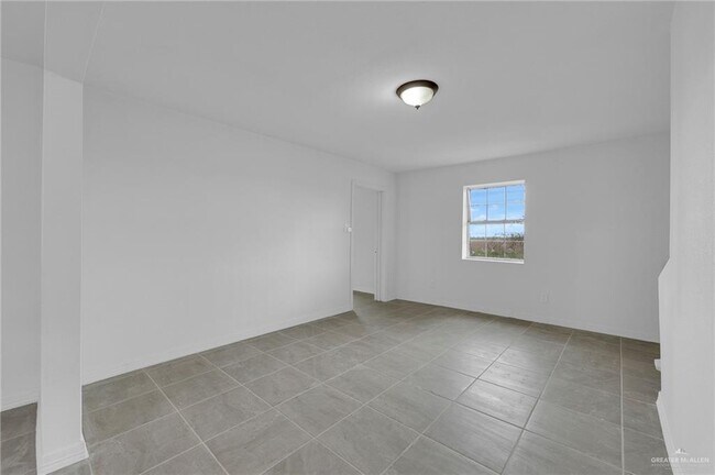 810 Catarina St
