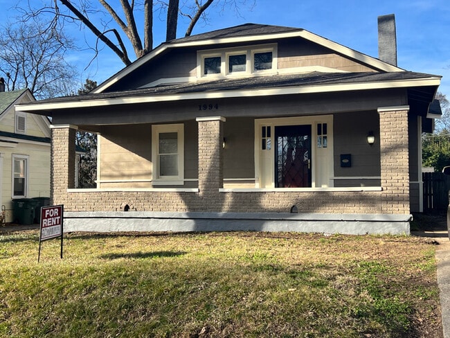 Photo - 1994 Manila Ave