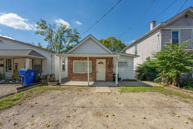 Photo - 1845 Kahn Ave