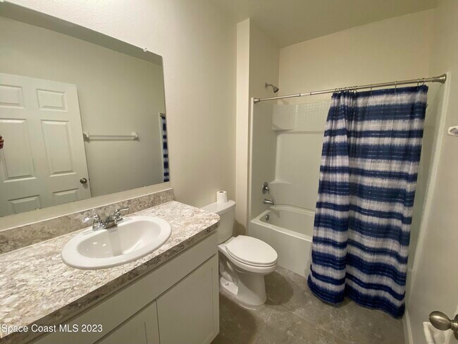 Photo - 510 Old Country SE Rd