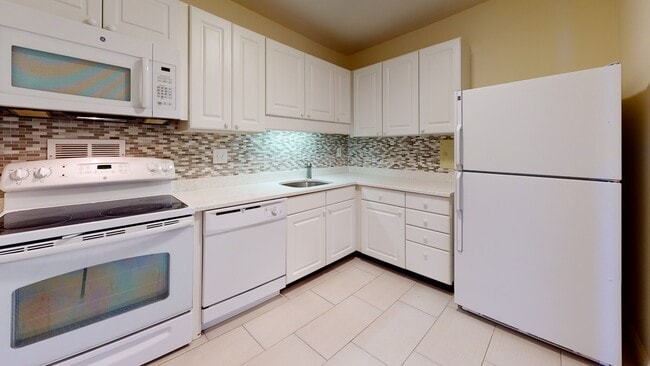 Photo - 16 Monmouth Ct
