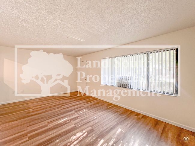 Photo - 124 Rosalynn Cir