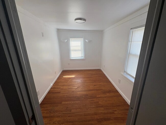 Building Photo - 56-58-58 4th St Unit 56B