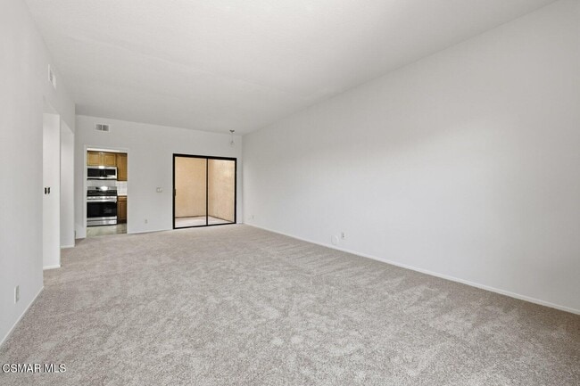 460 Country Club Dr