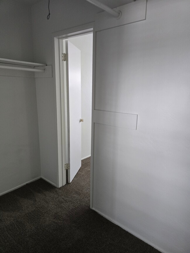 Photo - 5021 Williams Ave Unidad D