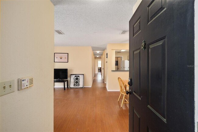 Photo - 3705 SW 27th St Unit 221