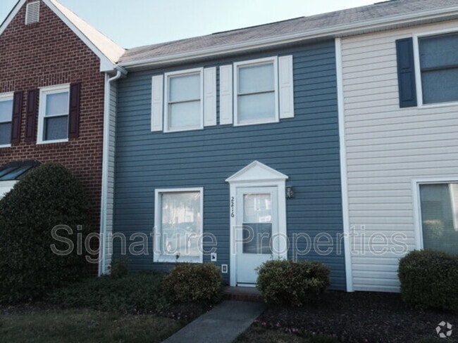 Building Photo - 2216 High Bush Cir Rental