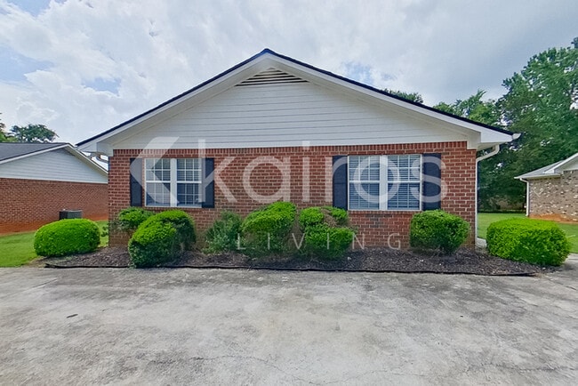 Building Photo - 110 Fawn Dr