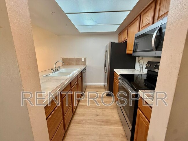 Photo - 6019 Windhover Dr Unidad C10-2